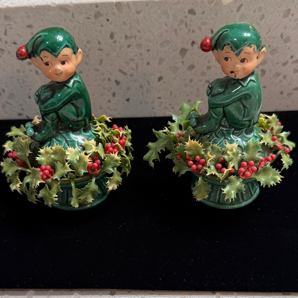 Inarco Japan Vintage Holiday Elf Figurines w Holly Accents Knee‎ hugger ceramic